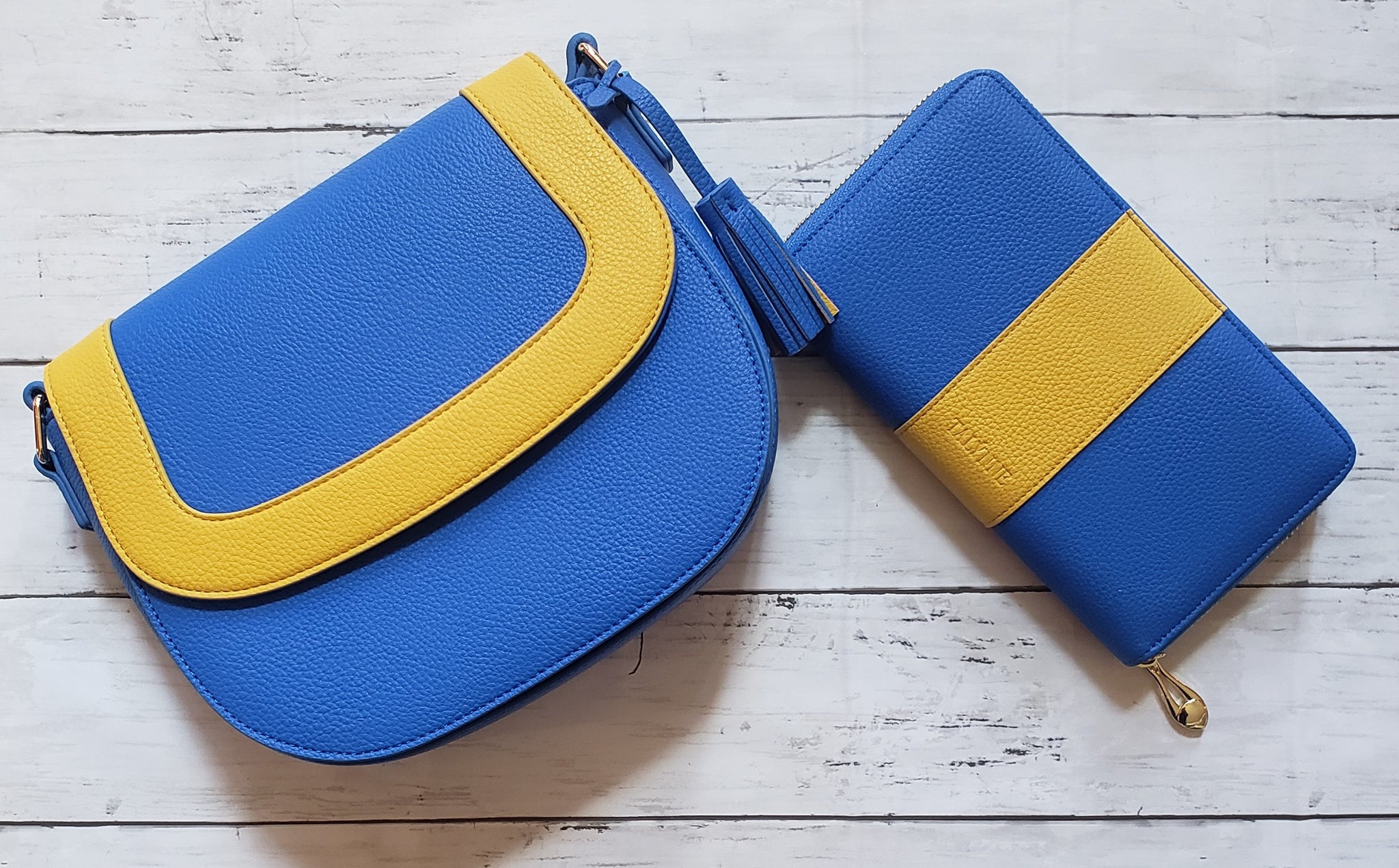 Talýnne Handbags - Color Block Leather Zip Wallet in Blue & Gold